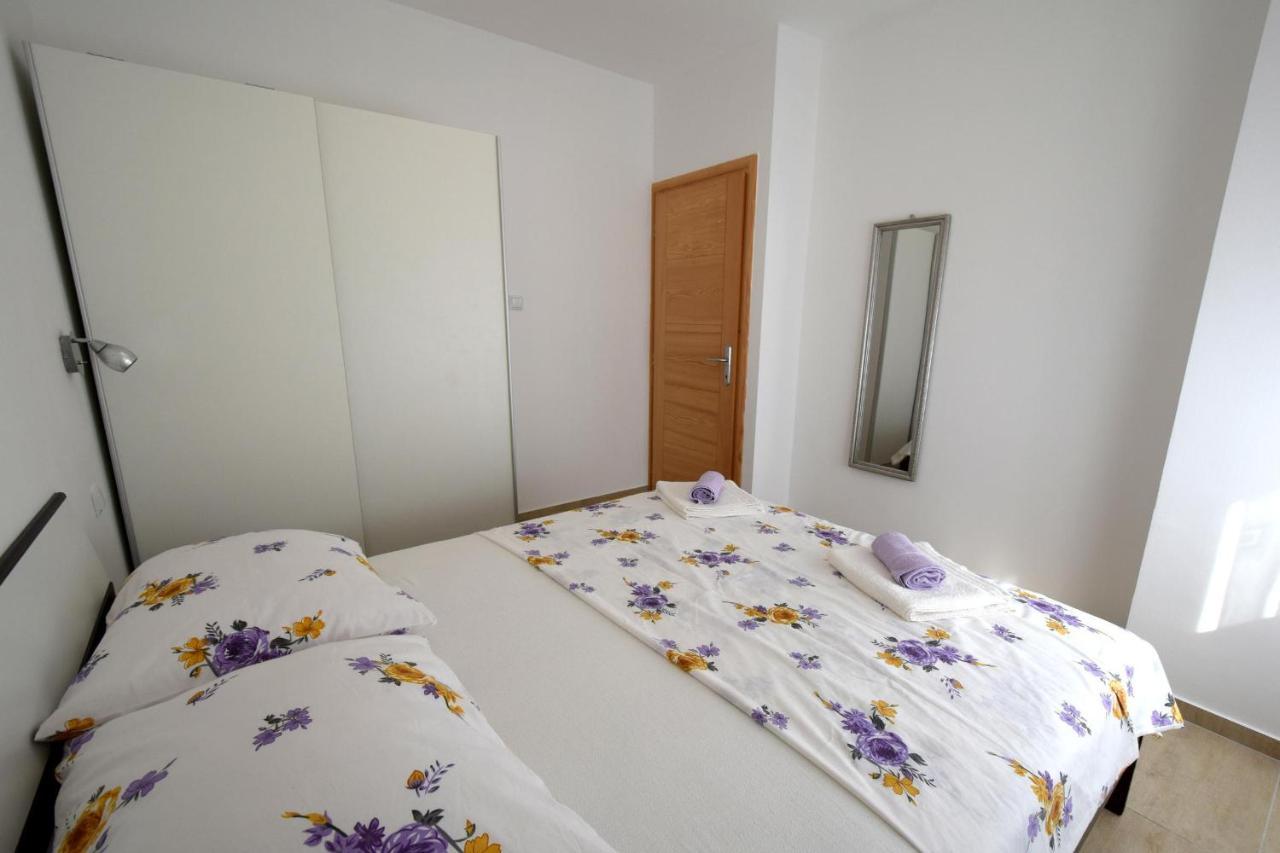 Apartments Buturajac Крк Екстер'єр фото